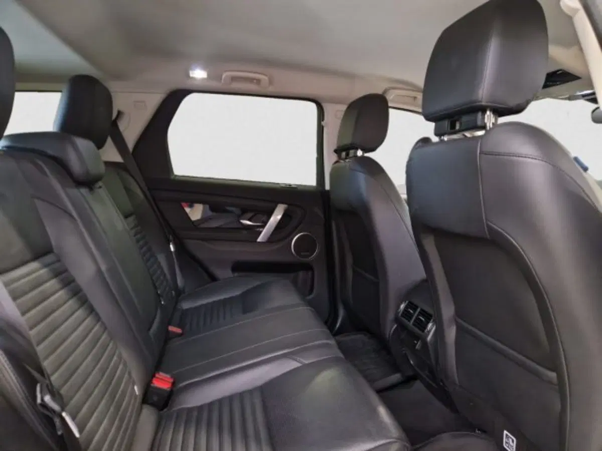 Land Rover Discovery Sport usata a Livorno (15)