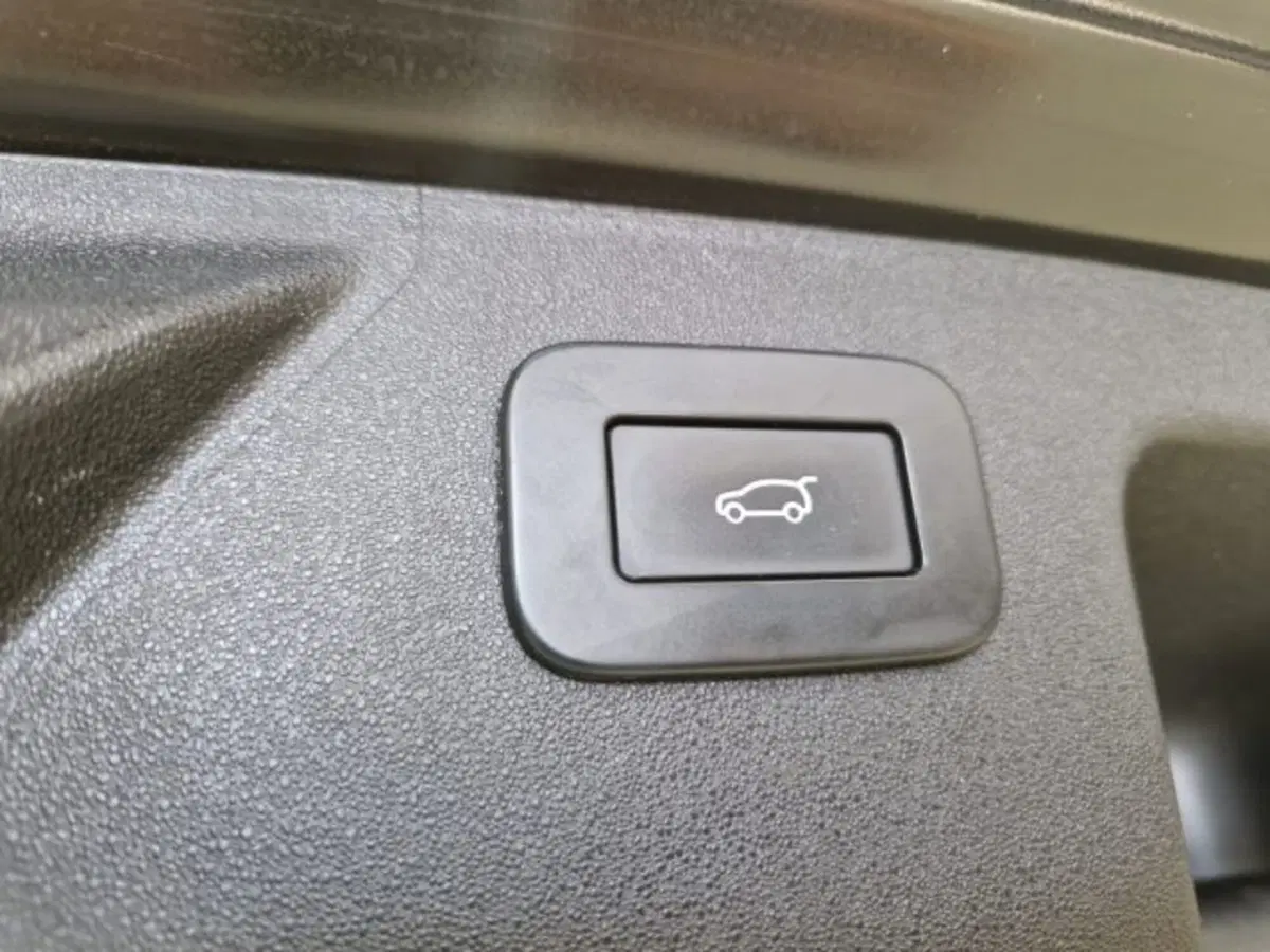 Land Rover Discovery Sport usata a Livorno (19)