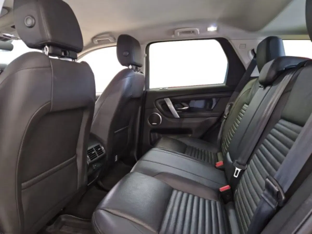 Land Rover Discovery Sport usata a Livorno (5)