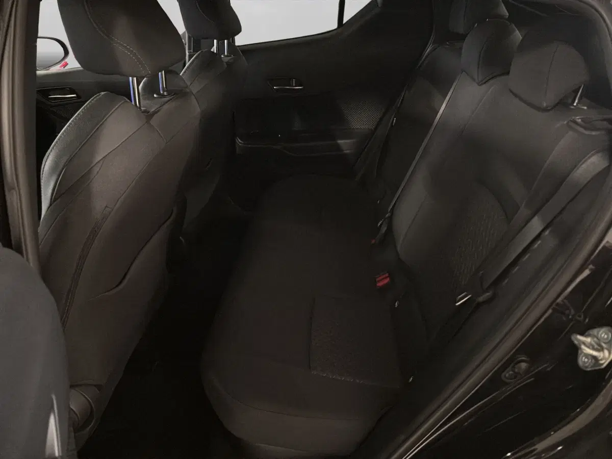 Toyota Toyota C-HR usata a Genova (10)