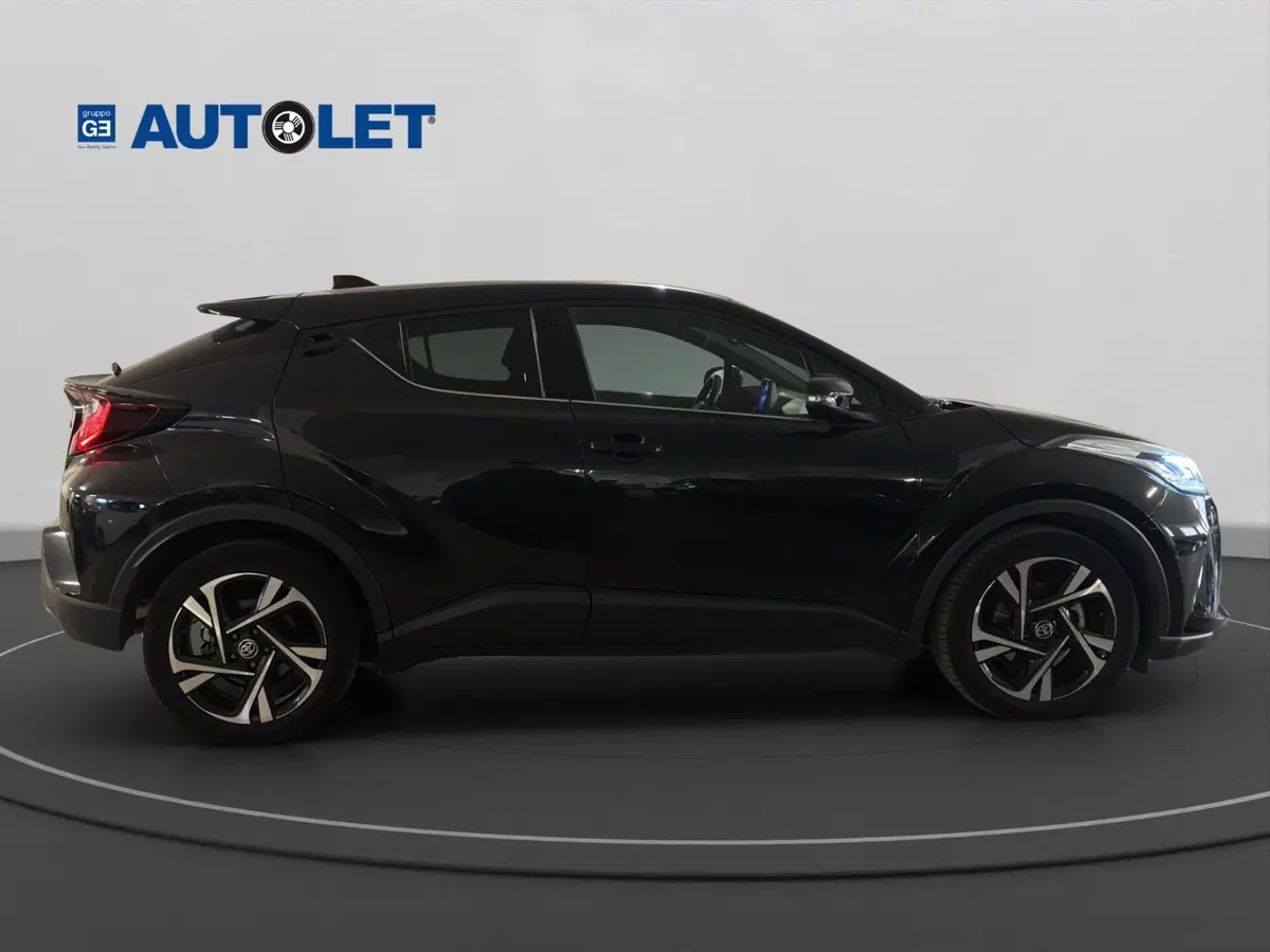 Toyota Toyota C-HR usata a Genova (4)