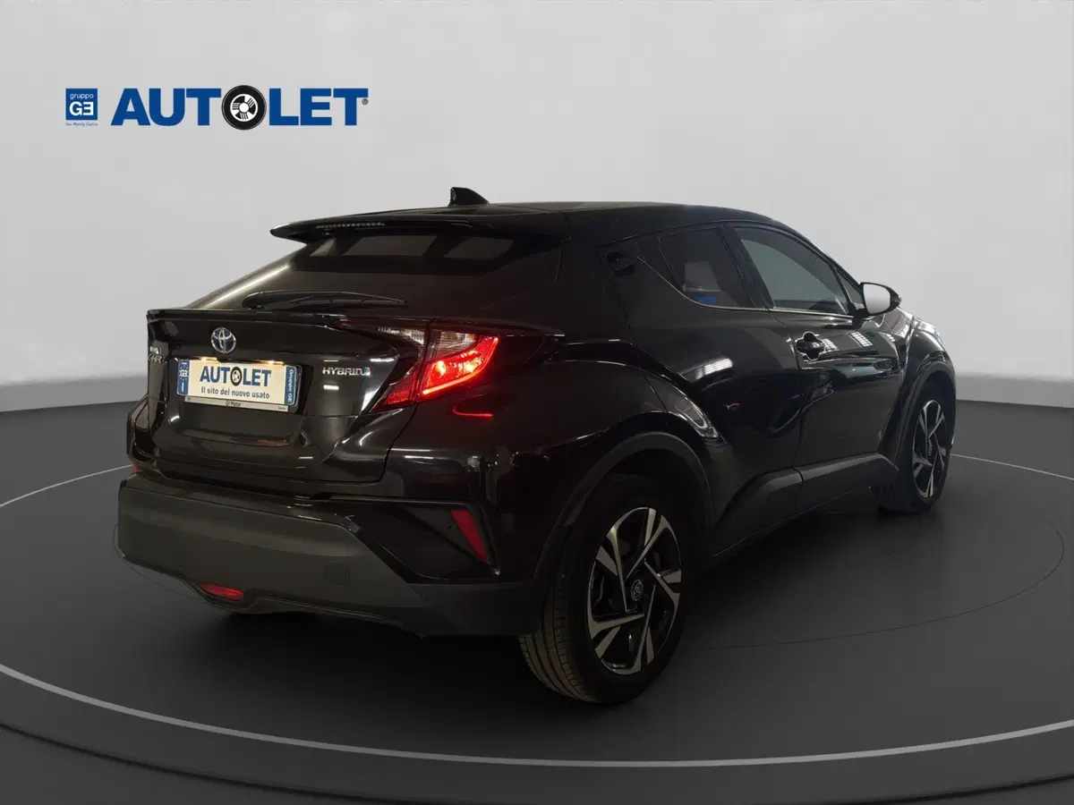Toyota Toyota C-HR usata a Genova (7)