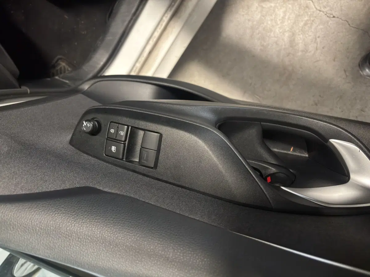 Toyota Yaris usata a Genova (12)