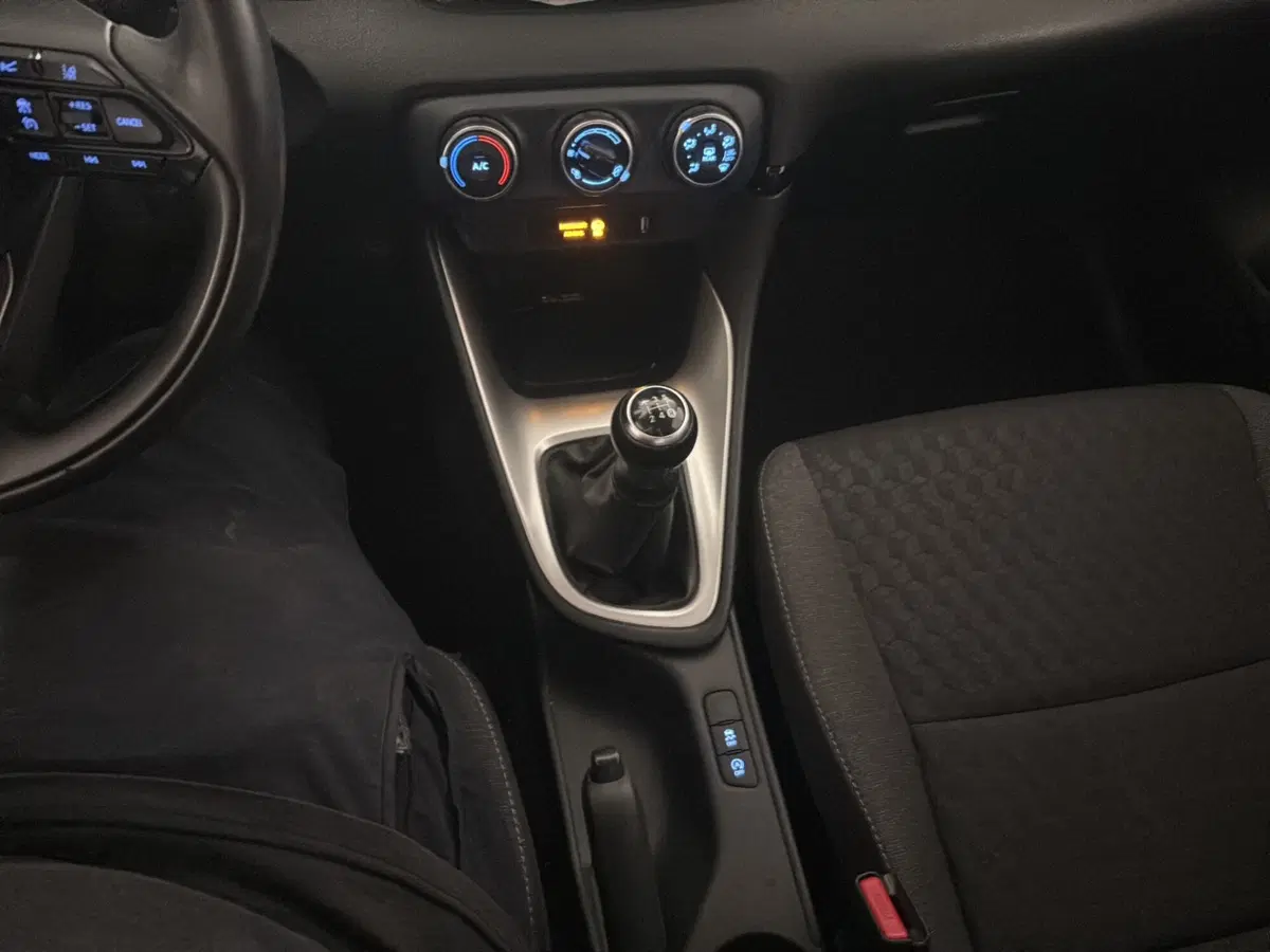 Toyota Yaris usata a Genova (16)