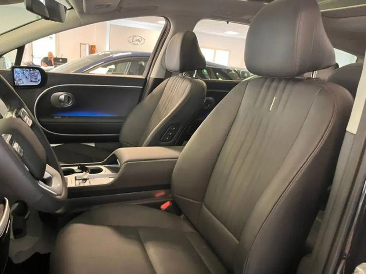Hyundai Ioniq 9 nuova a Verbano Cusio Ossola (18)