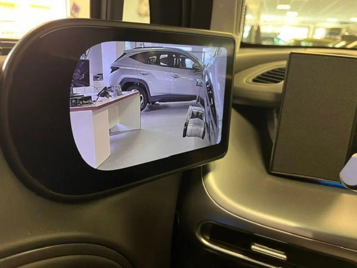 Hyundai Ioniq 9 nuova a Verbano Cusio Ossola (19)