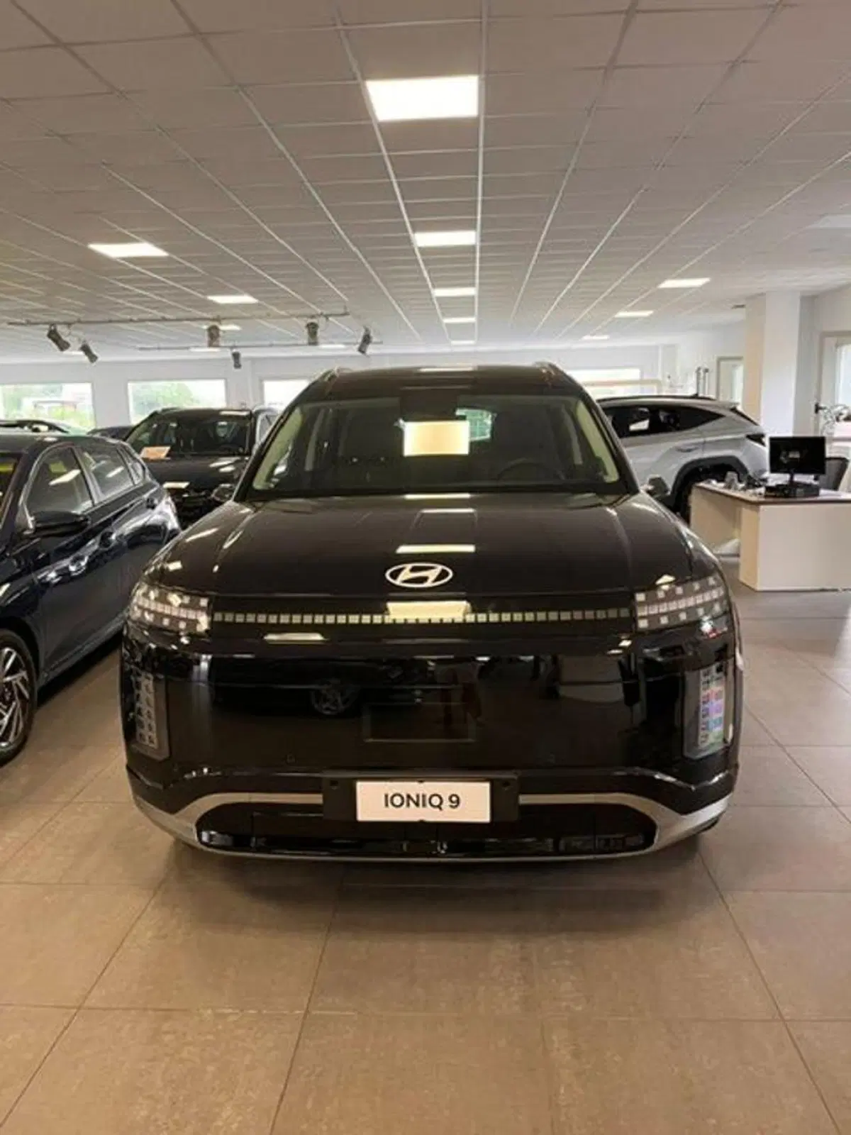 Hyundai Ioniq 9 nuova a Verbano Cusio Ossola (2)