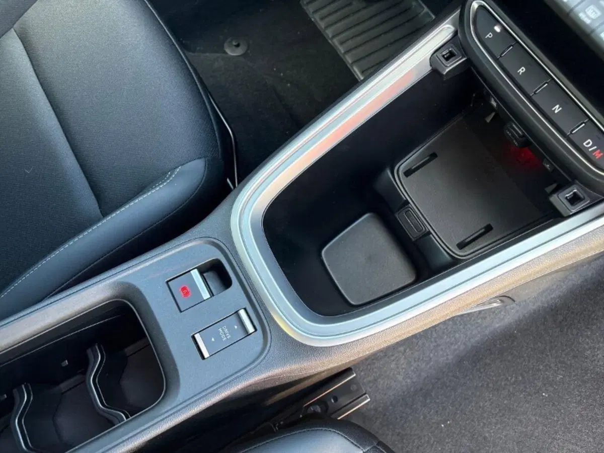 Jeep Avenger nuova a Lecco (13)