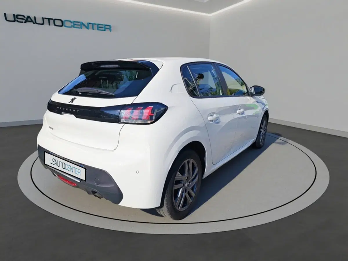 Peugeot 208 usata a Milano (4)