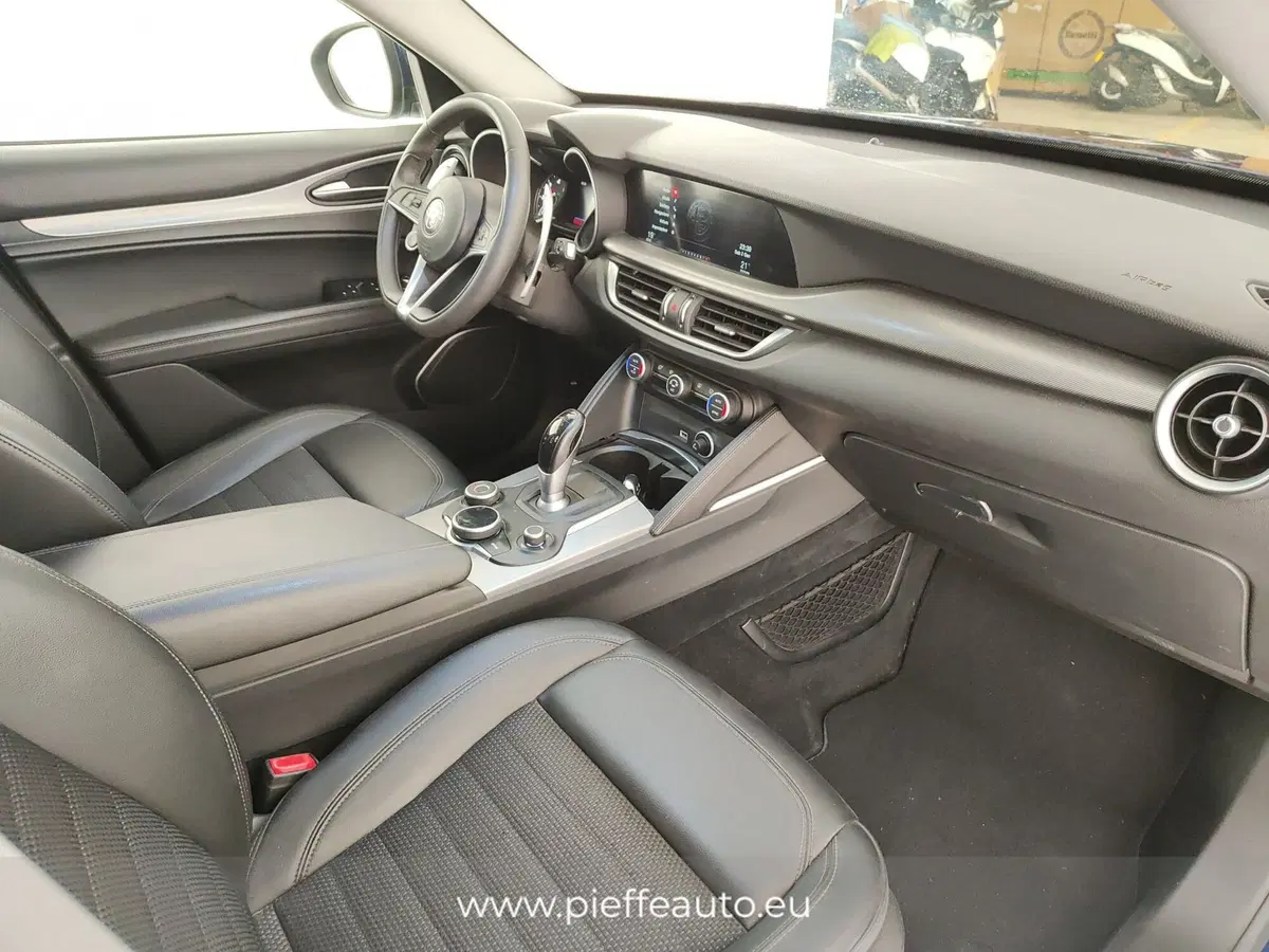 Alfa Romeo Stelvio usata a Ascoli Piceno (12)