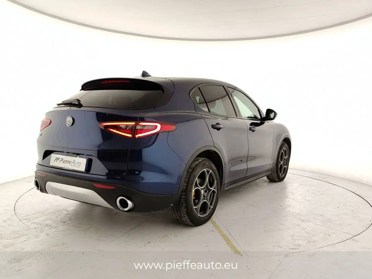 Alfa Romeo Stelvio usata a Ascoli Piceno (4)