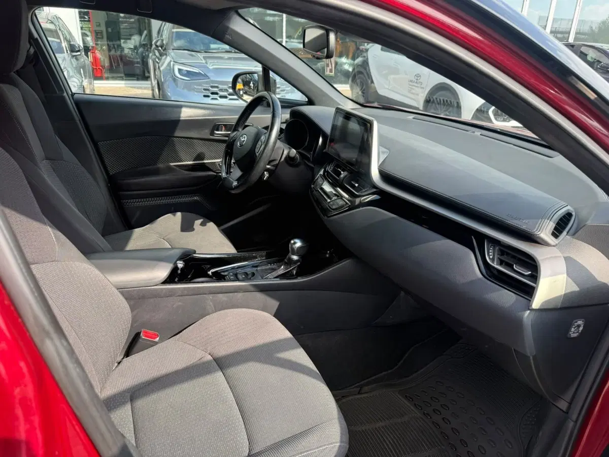 Toyota Toyota C-HR usata a Piacenza (12)