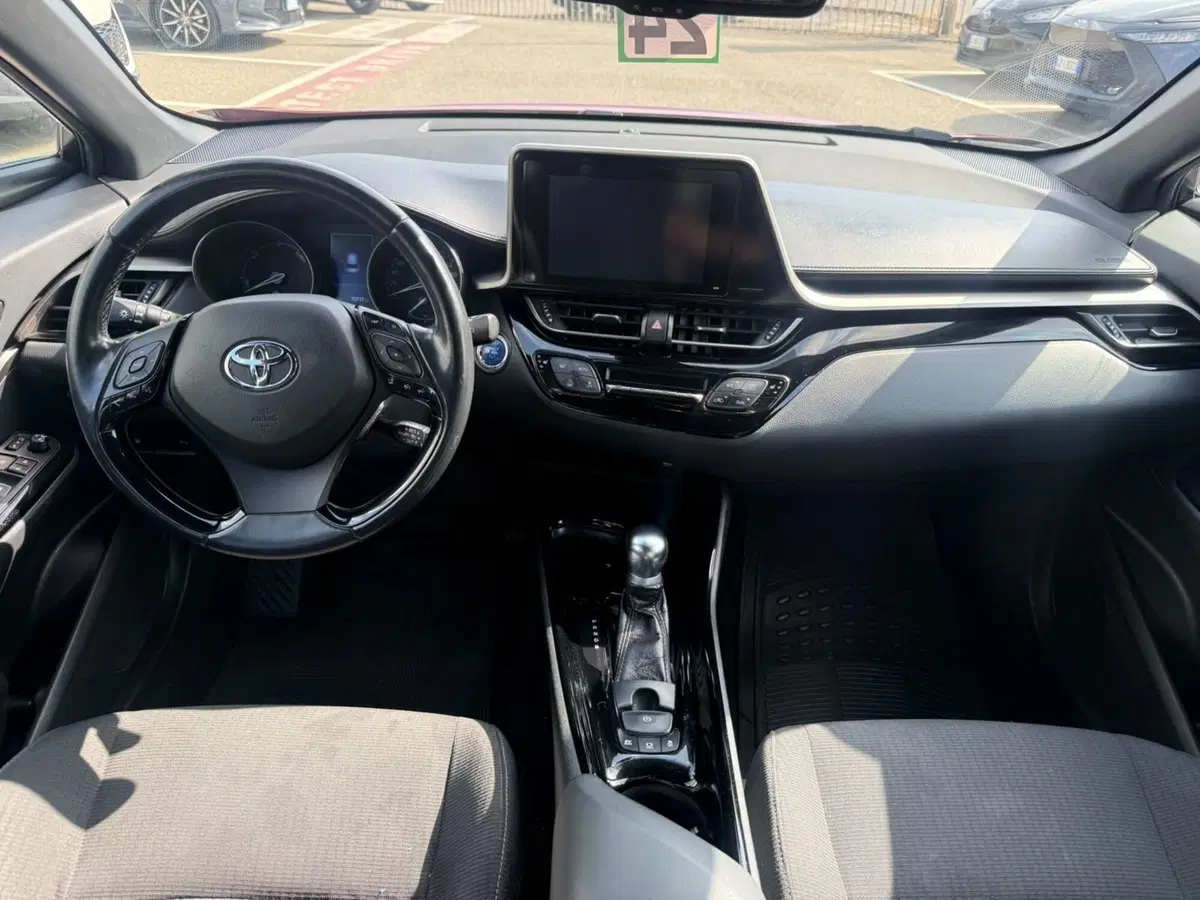 Toyota Toyota C-HR usata a Piacenza (14)