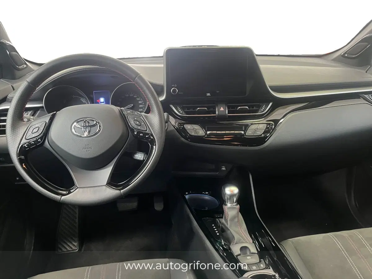 Toyota Toyota C-HR usata a Modena (10)