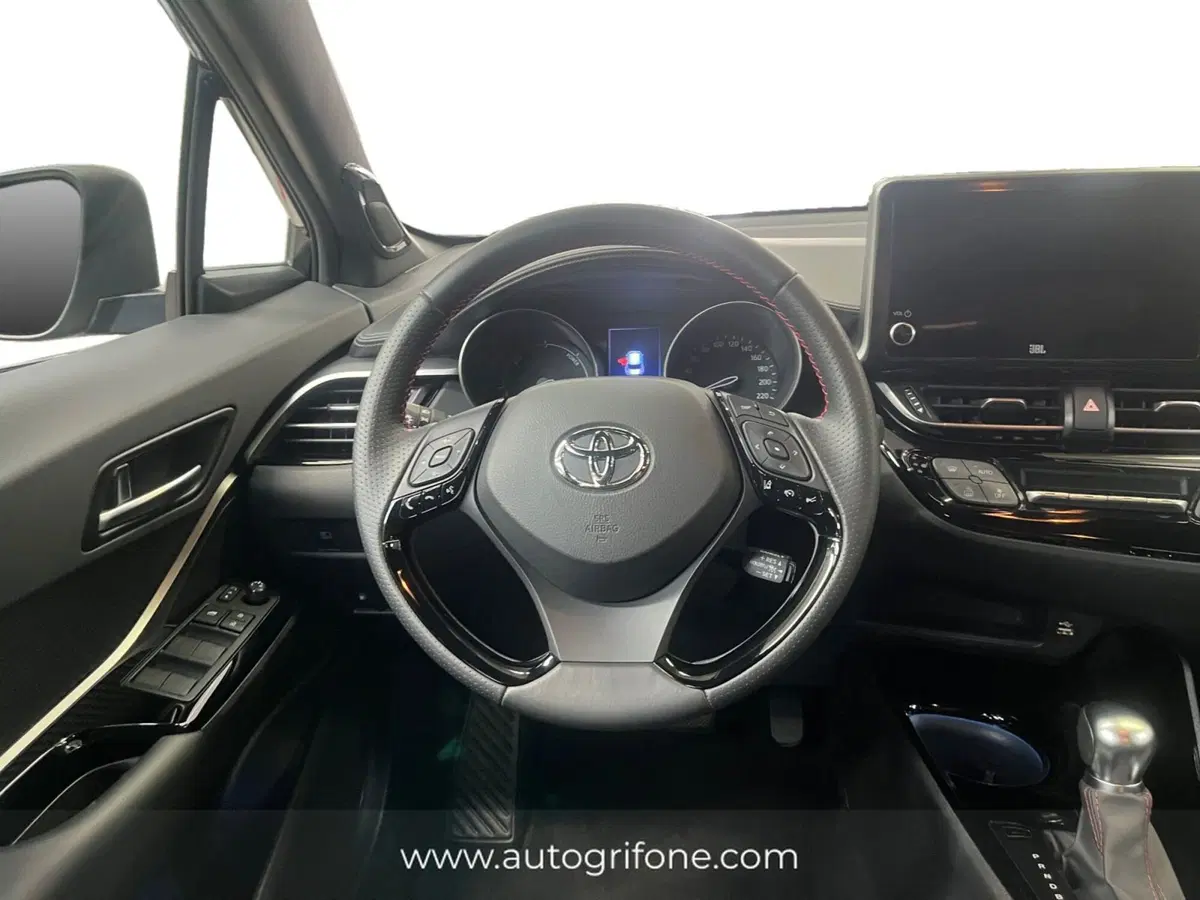 Toyota Toyota C-HR usata a Modena (12)
