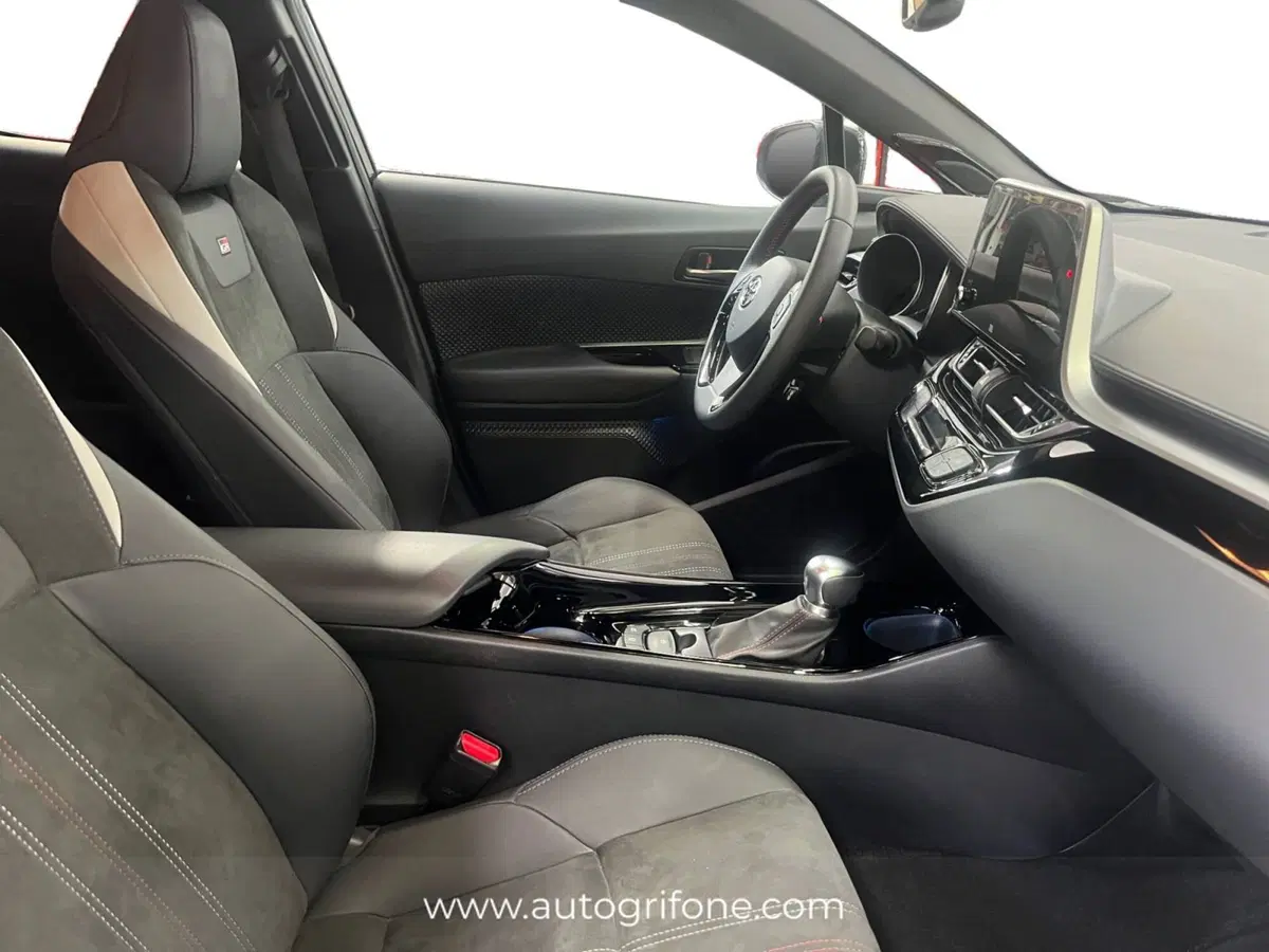 Toyota Toyota C-HR usata a Modena (15)