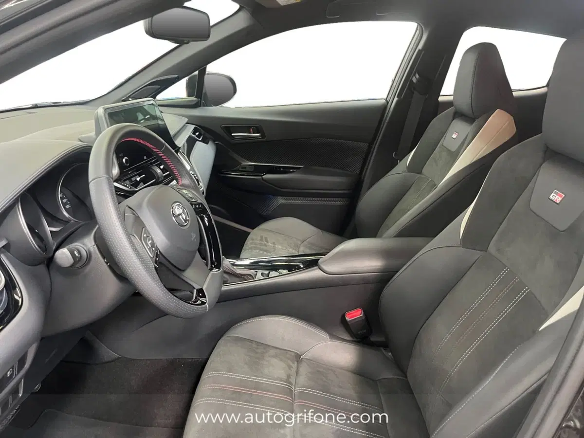Toyota Toyota C-HR usata a Modena (9)