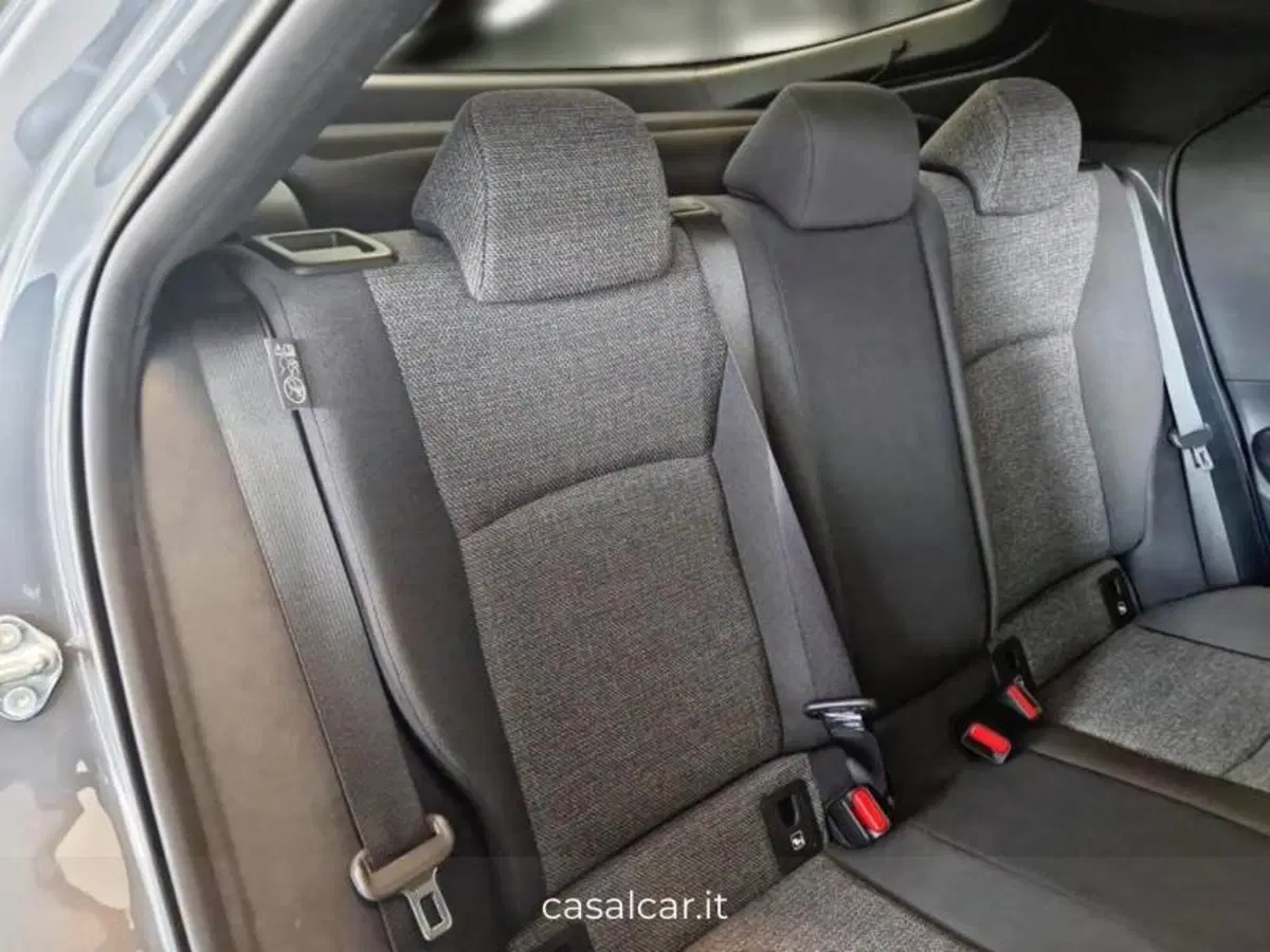 Toyota Toyota C-HR usata a Salerno (13)