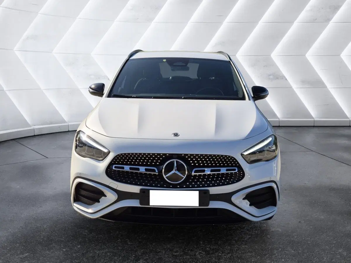 Mercedes-Benz GLA SUV usata  (2)