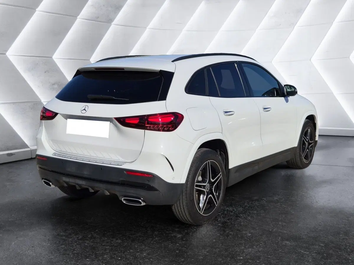 Mercedes-Benz GLA SUV usata  (4)