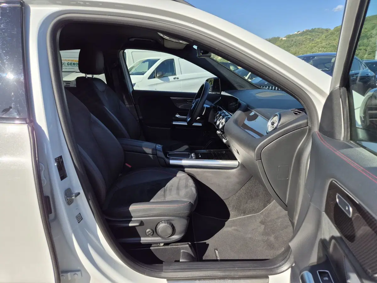 Mercedes-Benz GLA SUV usata  (9)