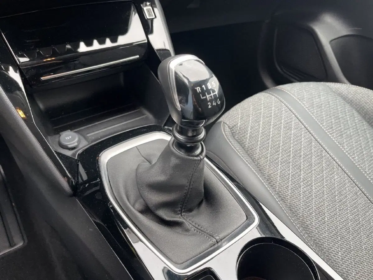 Peugeot 208 usata a Torino (12)