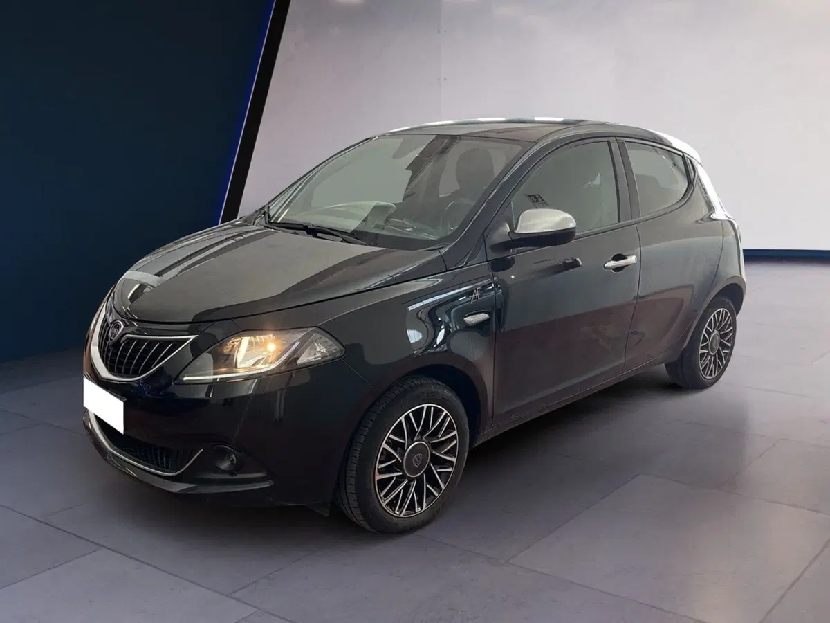 Lancia Ypsilon usata a Torino (3)