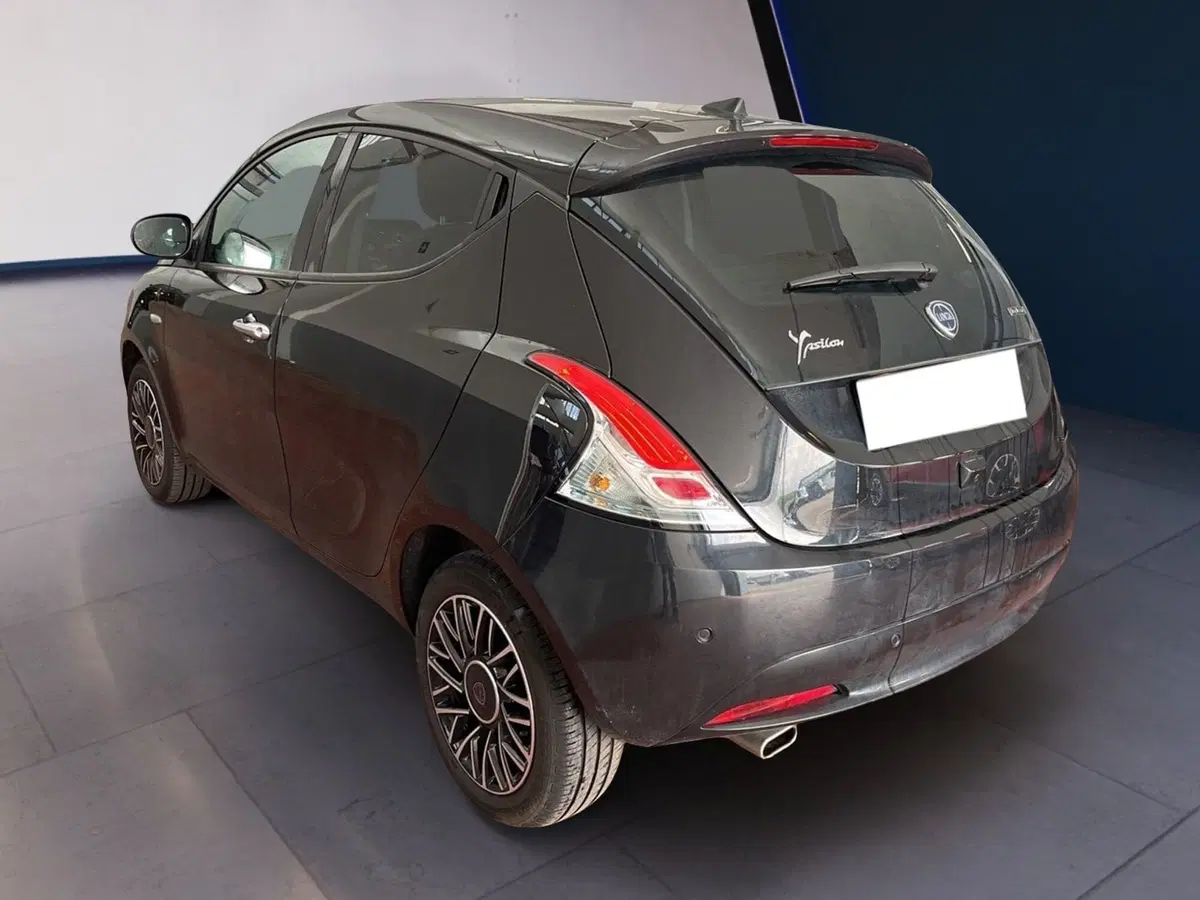 Lancia Ypsilon usata a Torino (4)