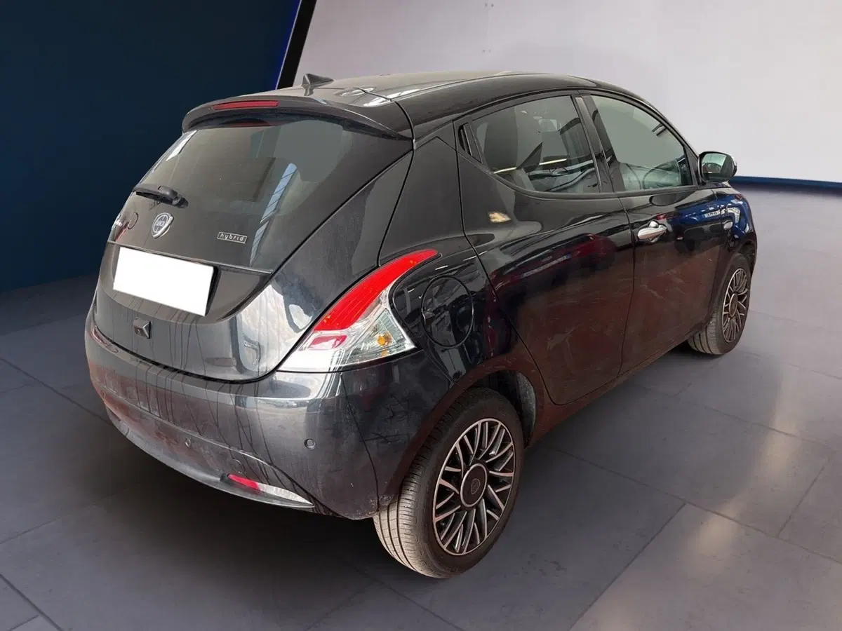 Lancia Ypsilon usata a Torino (6)