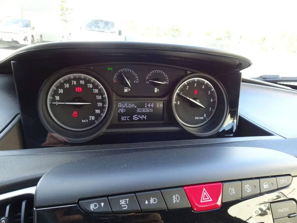 Lancia Ypsilon usata a Padova (13)
