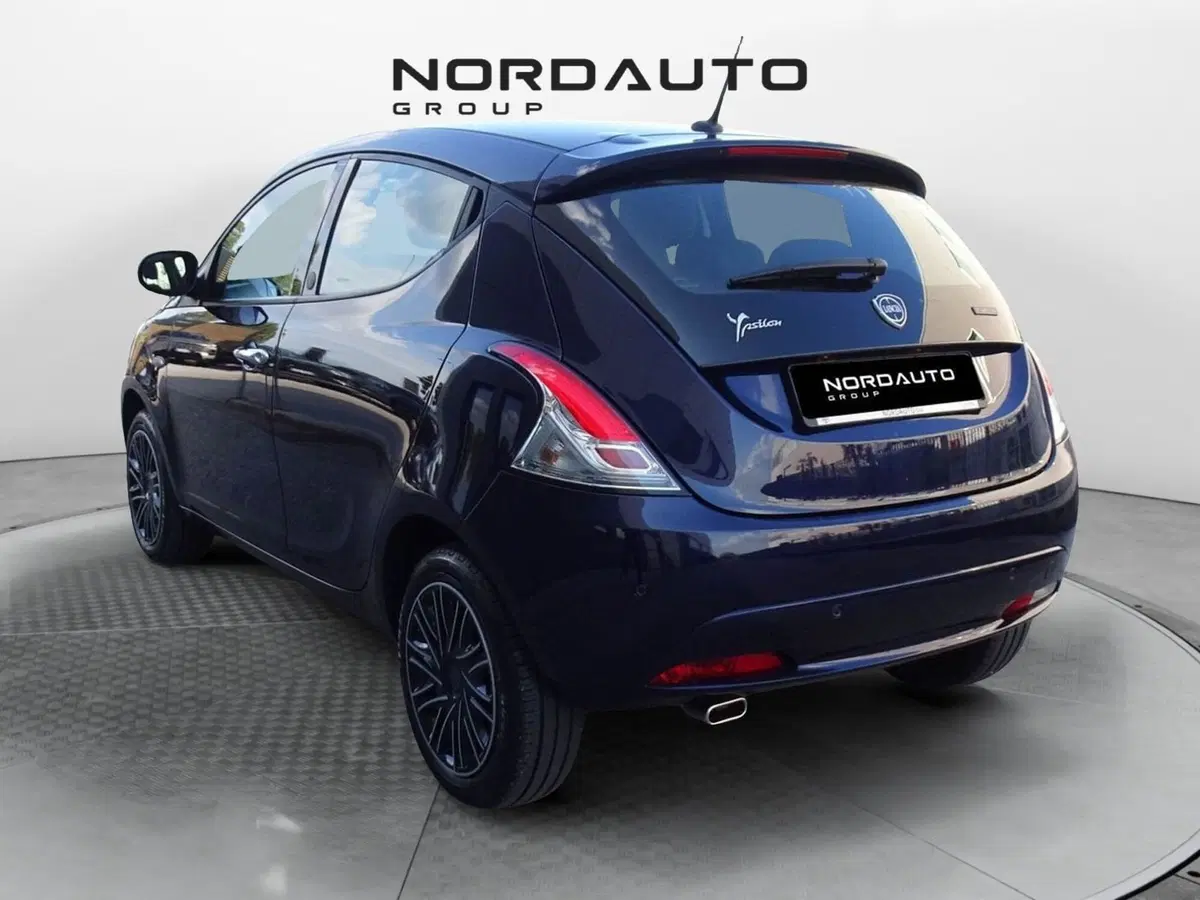 Lancia Ypsilon usata a Padova (4)