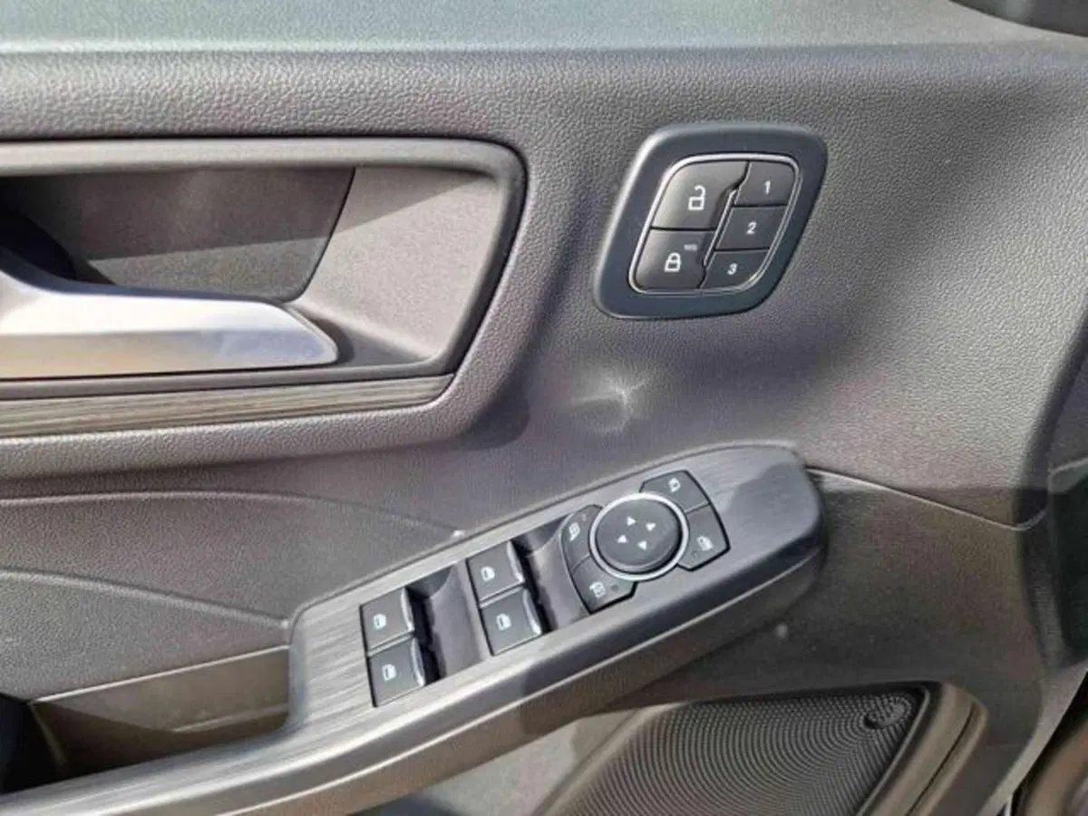 Ford Kuga nuova a Bologna (17)
