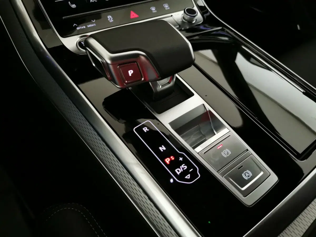 Audi Q8 Sportback usata a Chieti (16)