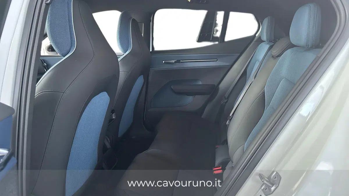 Volvo EX30 nuova a Ferrara (5)