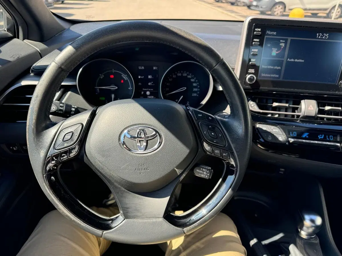 Toyota Toyota C-HR usata a Modena (11)