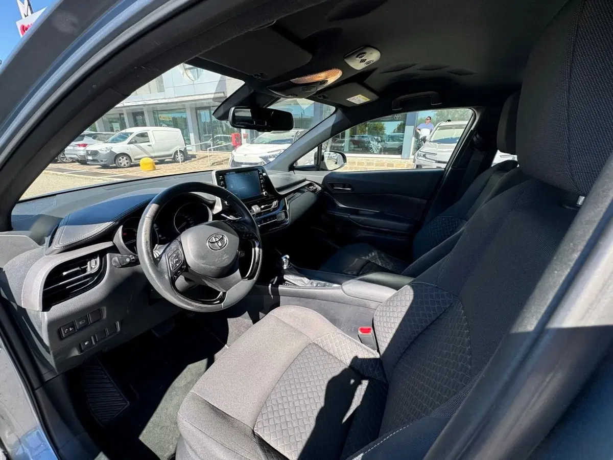 Toyota Toyota C-HR usata a Modena (12)