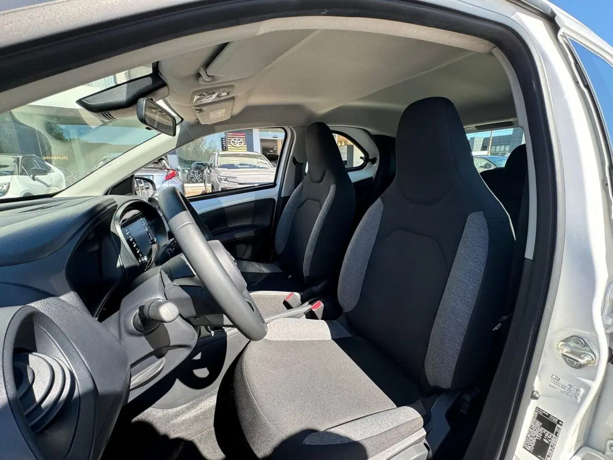 Toyota Aygo X usata a Modena (13)