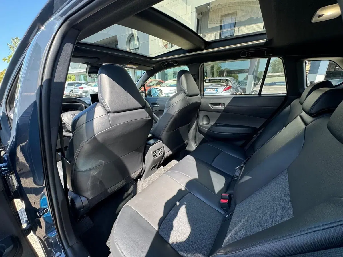 Toyota Corolla Cross usata a Modena (15)