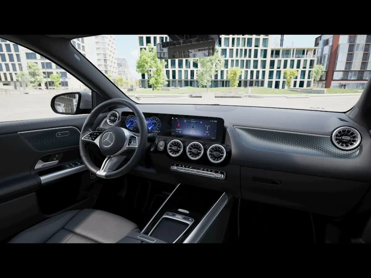 Mercedes-Benz EQA nuova a Grosseto (2)