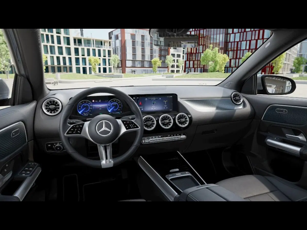 Mercedes-Benz EQA nuova a Grosseto (5)
