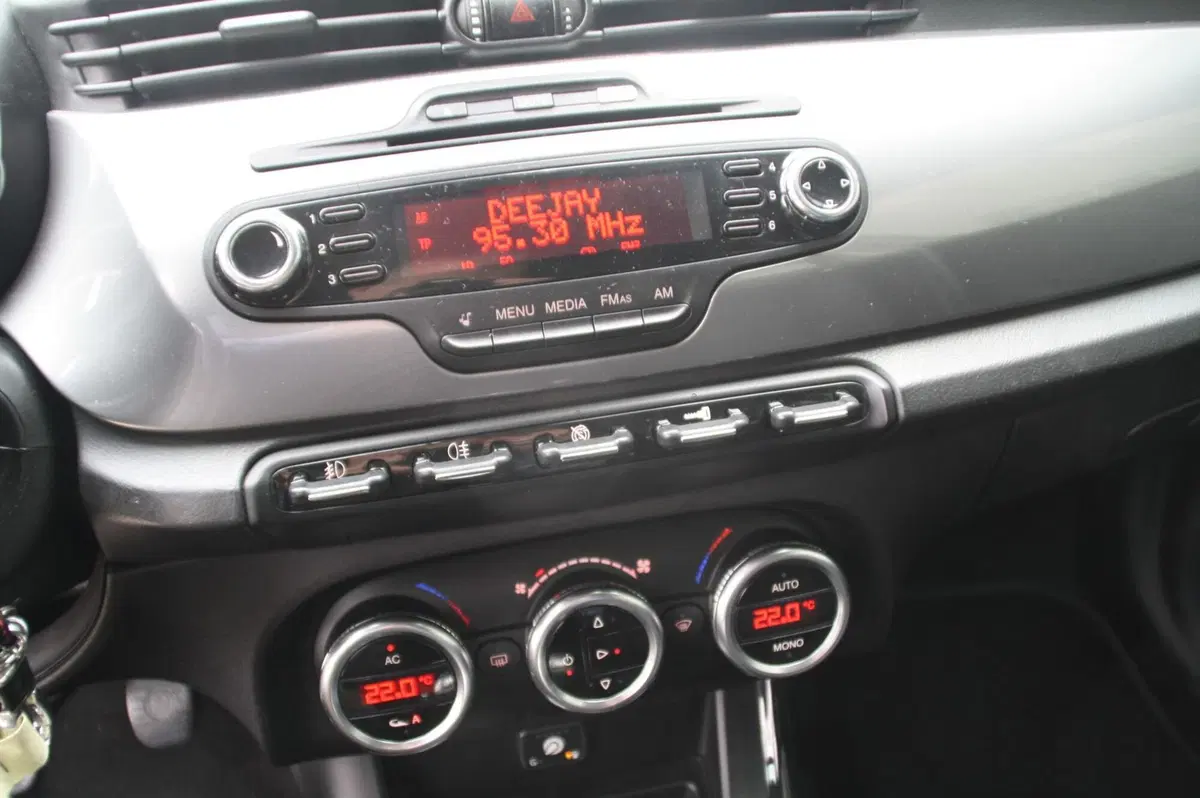 Alfa Romeo Giulietta usata a Pordenone (10)