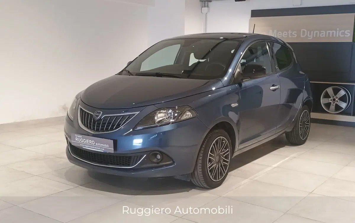 Lancia Ypsilon usata a Catanzaro