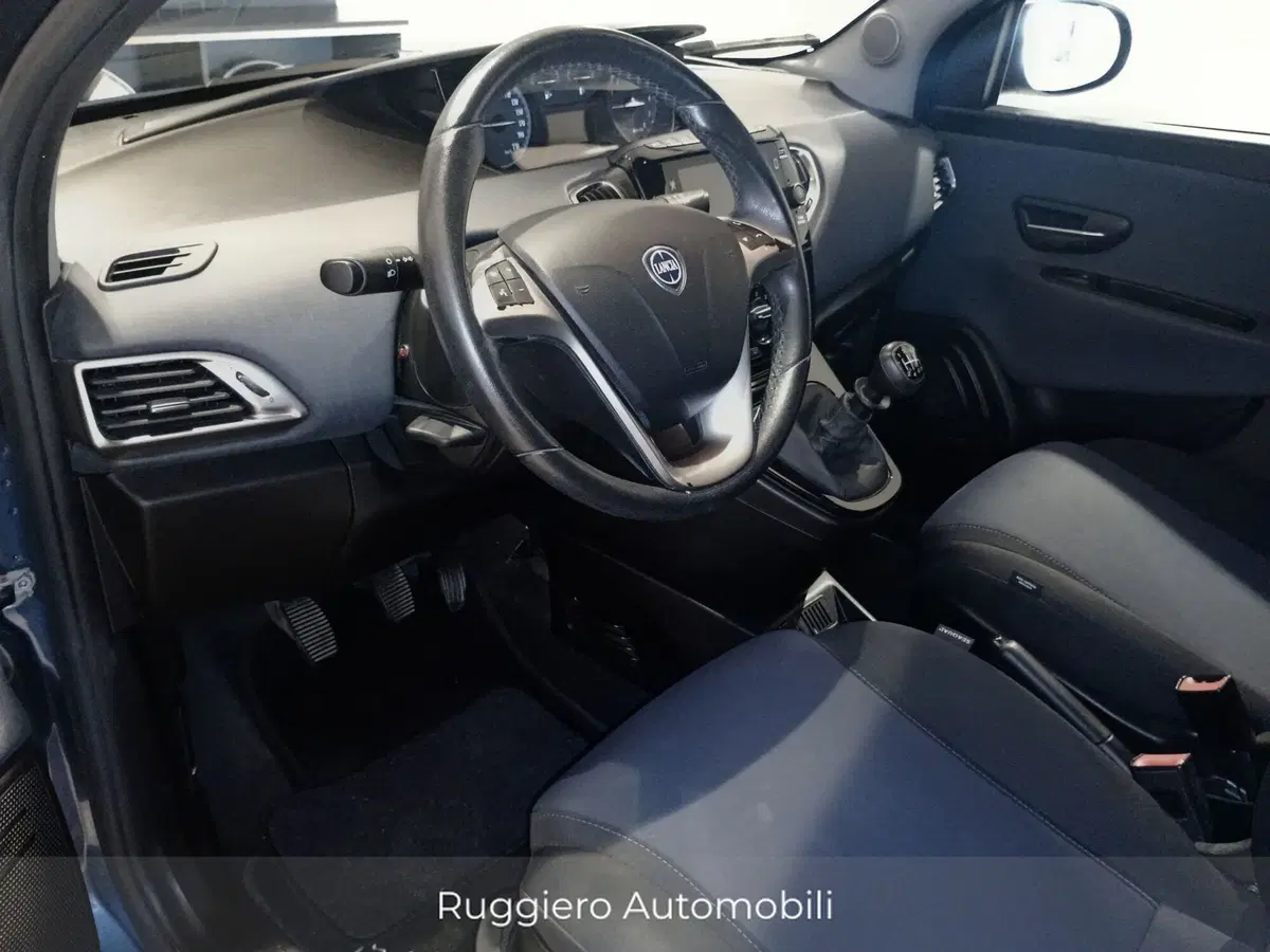 Lancia Ypsilon usata a Catanzaro (11)