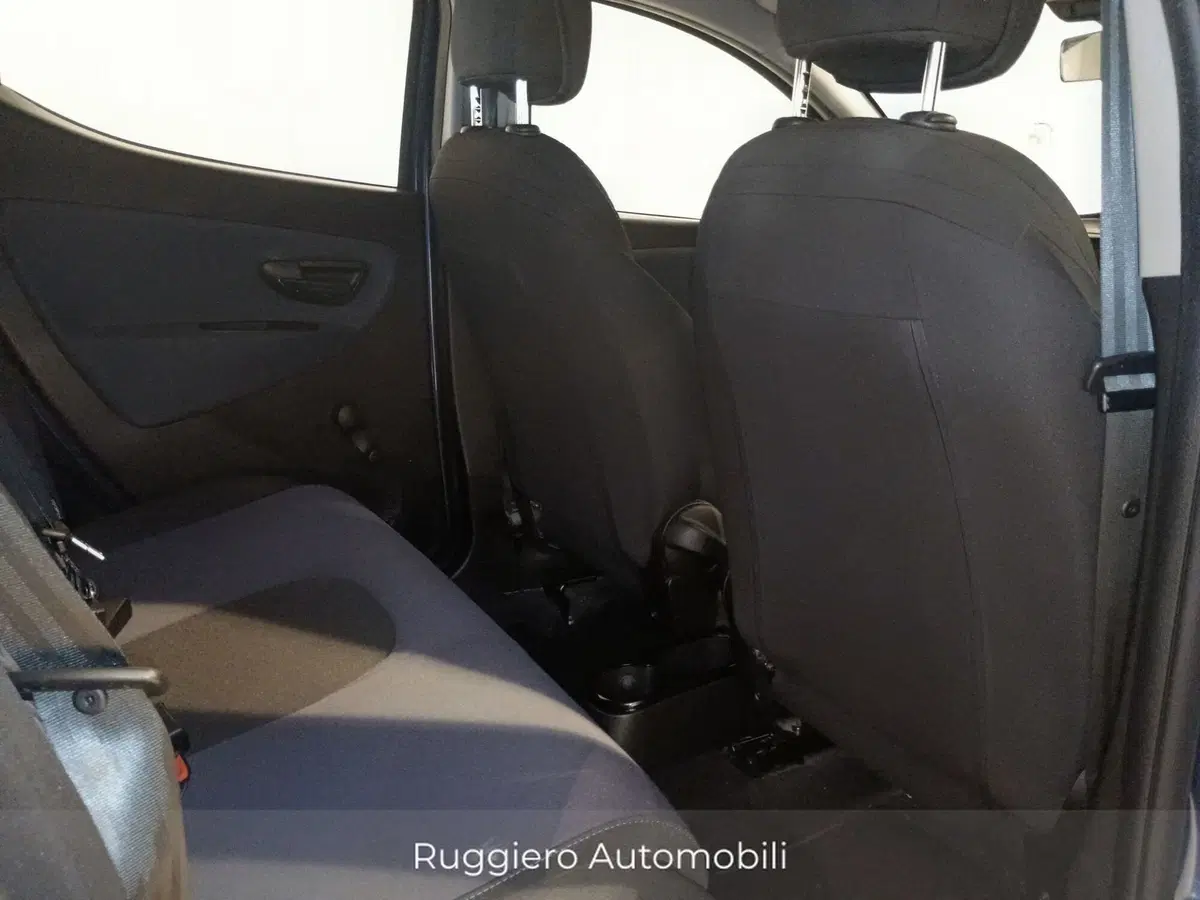 Lancia Ypsilon usata a Catanzaro (14)