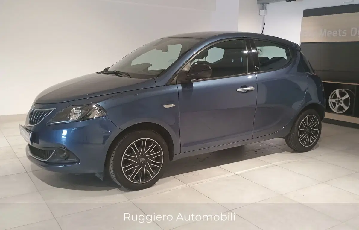 Lancia Ypsilon usata a Catanzaro (3)