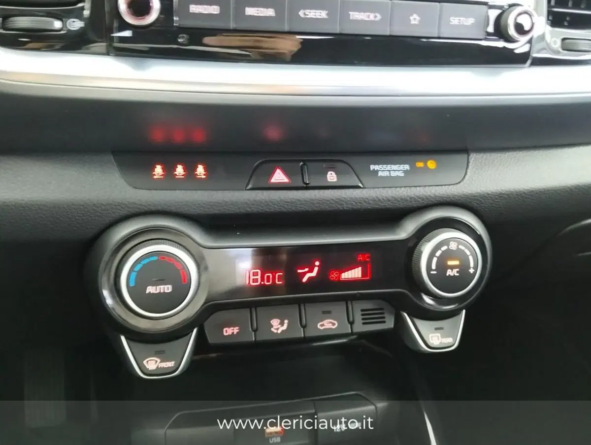 Kia Stonic usata a Como (15)