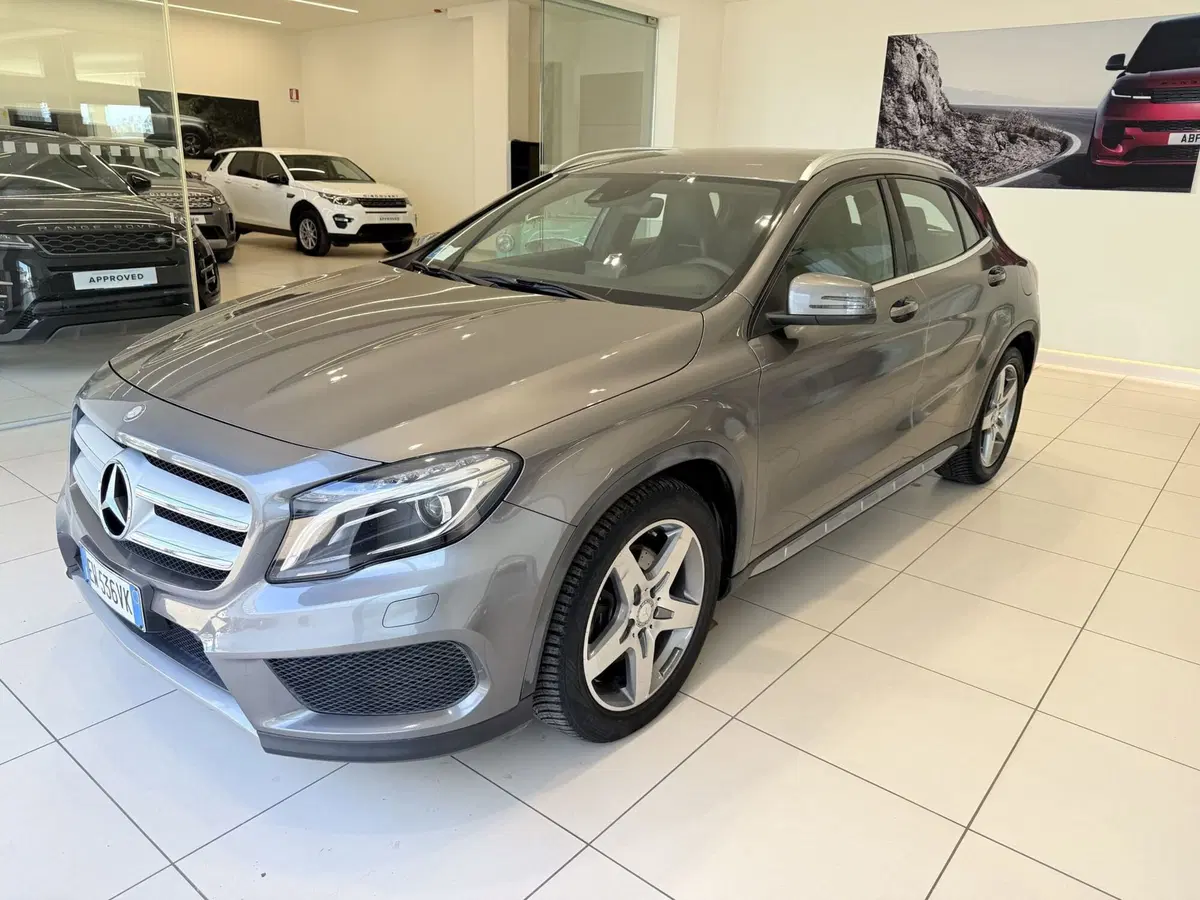 Mercedes-Benz GLA SUV usata a Latina