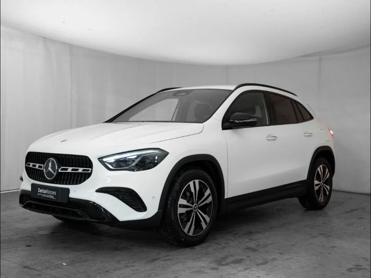 Mercedes-Benz GLA SUV nuova a Macerata