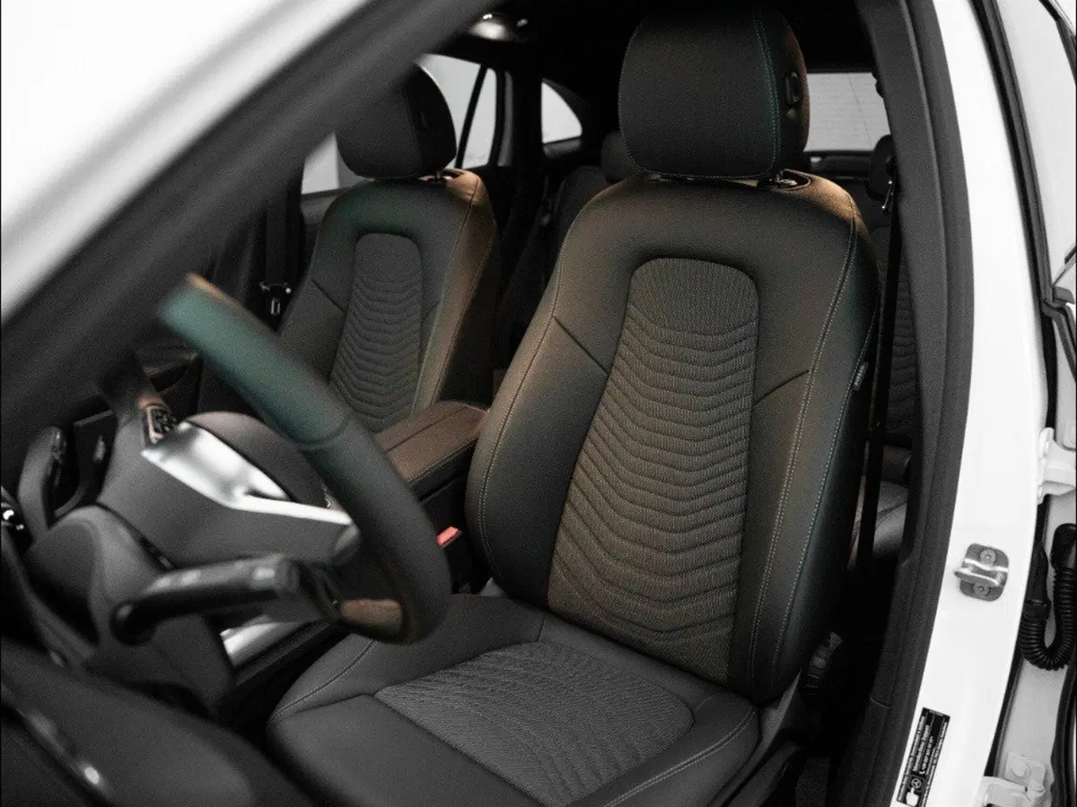 Mercedes-Benz GLA SUV nuova a Macerata (11)