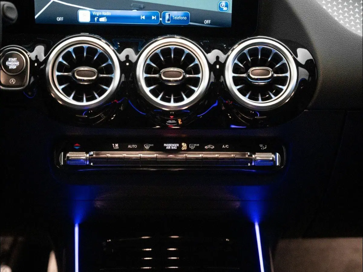 Mercedes-Benz GLA SUV nuova a Macerata (17)